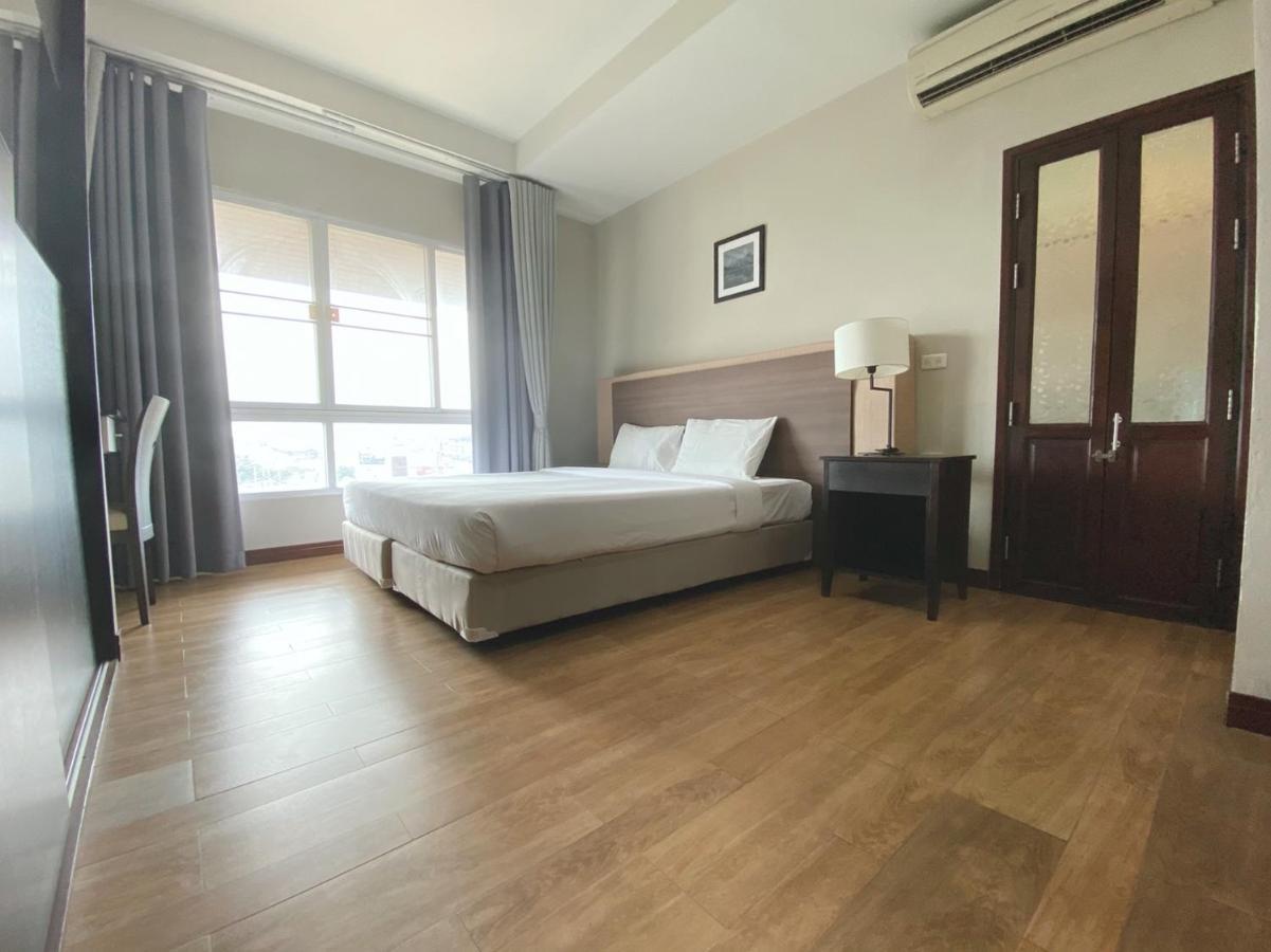 J Park Hotel - Sha Extra Plus Csonburi Kültér fotó